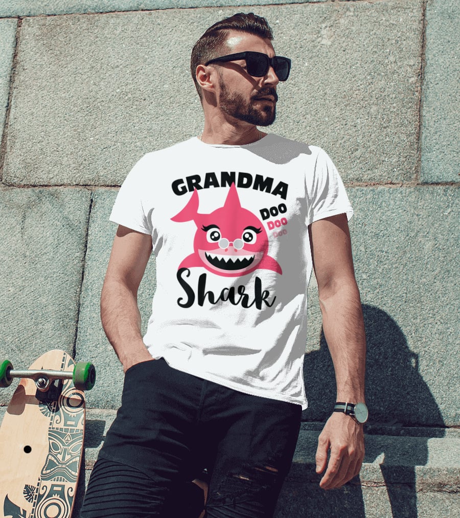 Grandma Shark Doo Doo Doo Pink Shark With Glasses T-Shirt