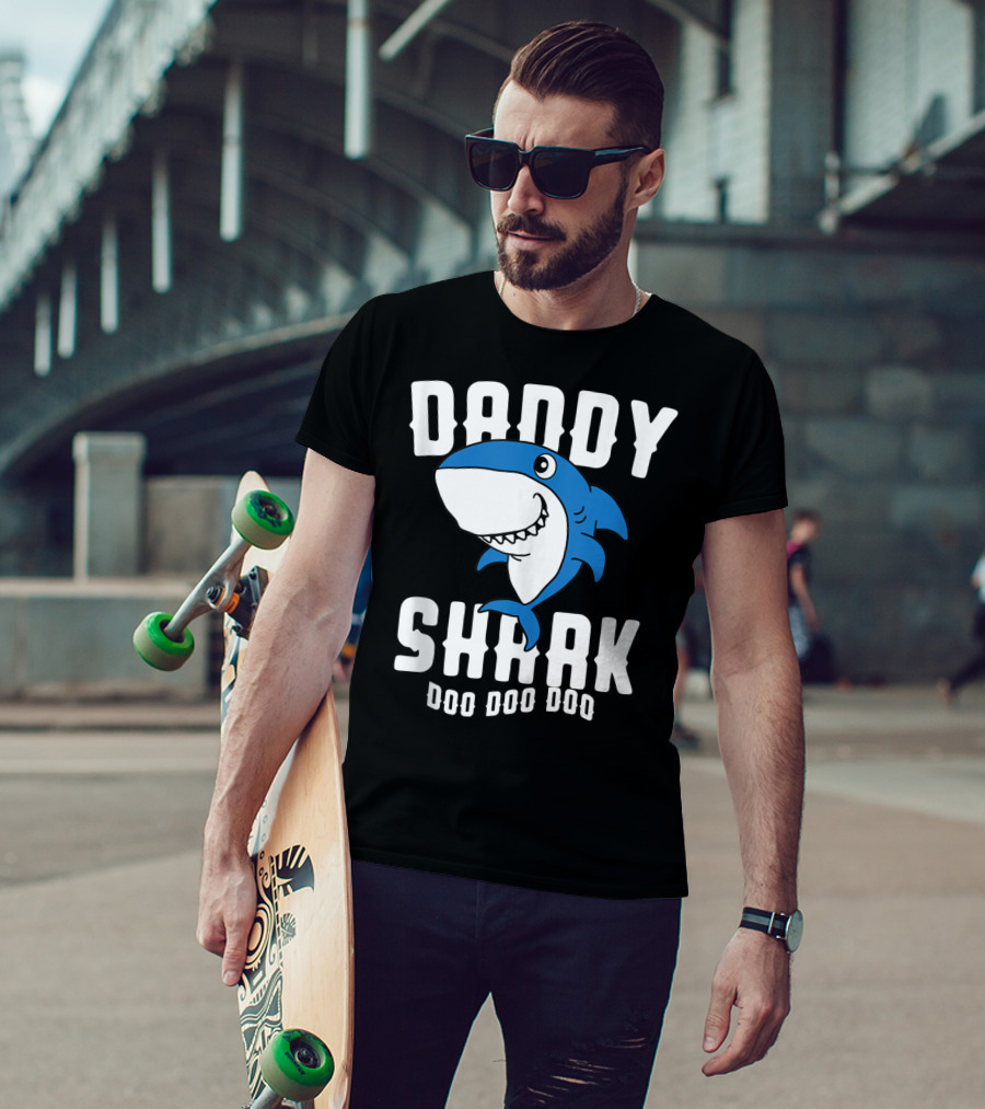 Daddy Shark Doo Doo Doo Husband Father's Day Gran T-Shirt