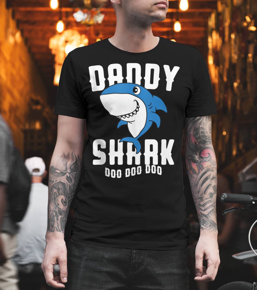 Daddy Shark Doo Doo Doo Husband Father's Day Gran T-Shirt