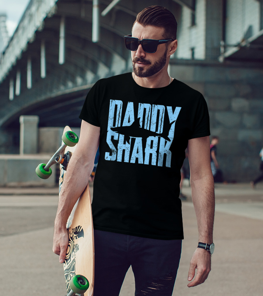Daddy Shark Father's Day Gift Mens T-Shirt
