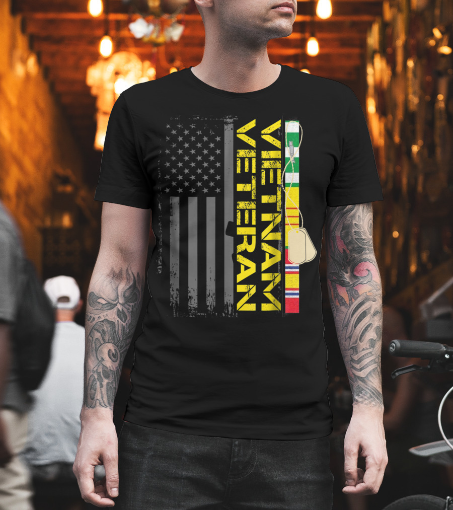 Vietnam Veteran US Flag Dog Tags Vietnam War T-Shirt