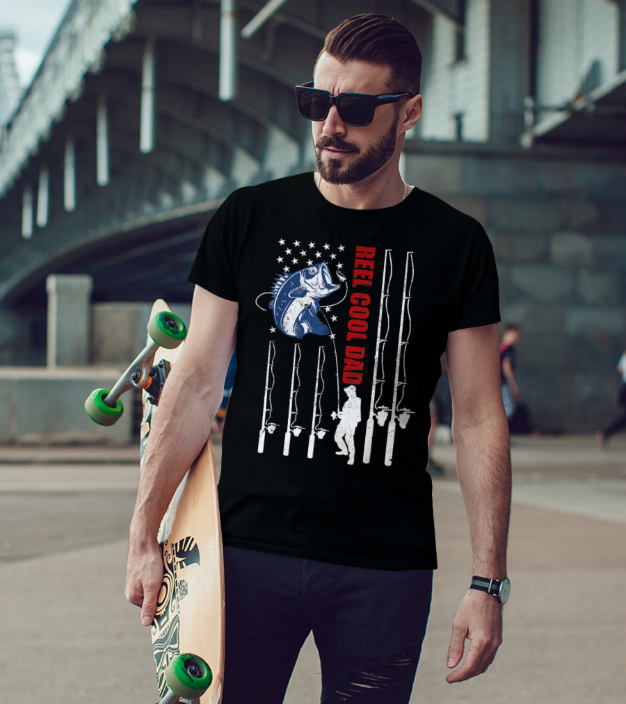 Reel Cool Dad Vintage Fishing USA Flag Mens Fish Rods T-Shirt