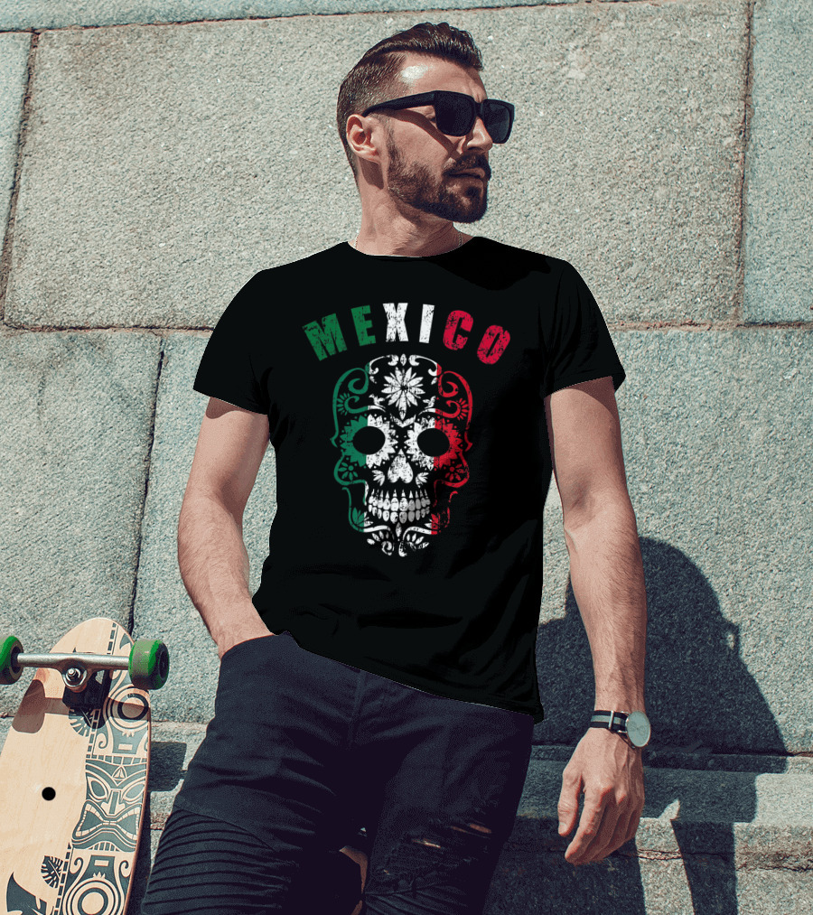 Mexico Distressed Sugar Skull Soccer Fan T-Shirt