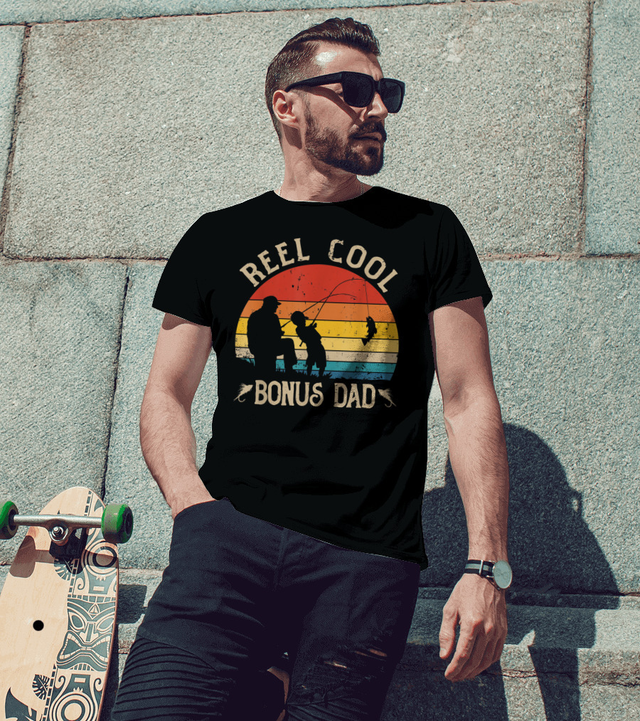 Reel Cool Bonus Dad Fishing Vintage Sunset T-Shirt
