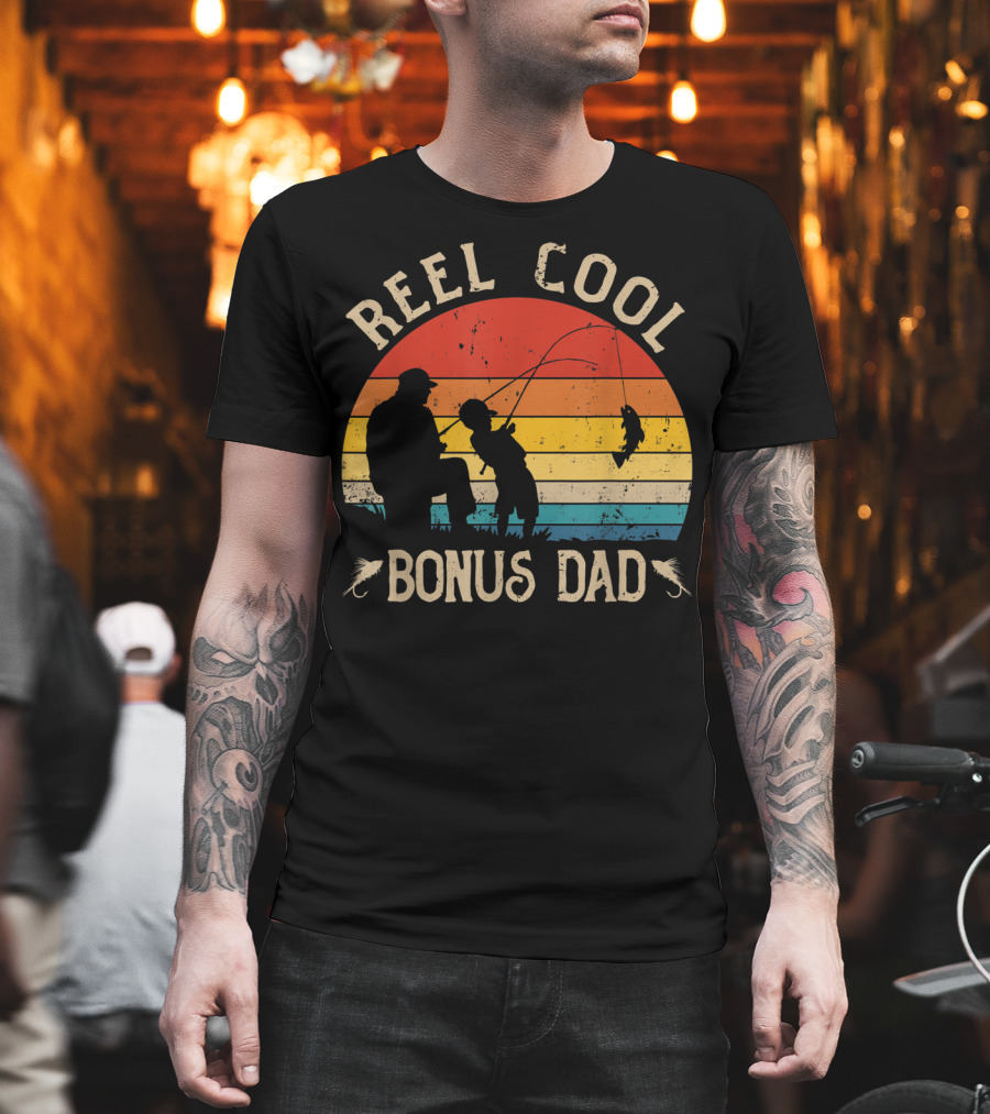 Reel Cool Bonus Dad Fishing Vintage Sunset T-Shirt