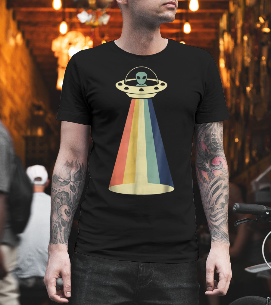Vintage Alien UFO Rainbow Beams T-Shirt