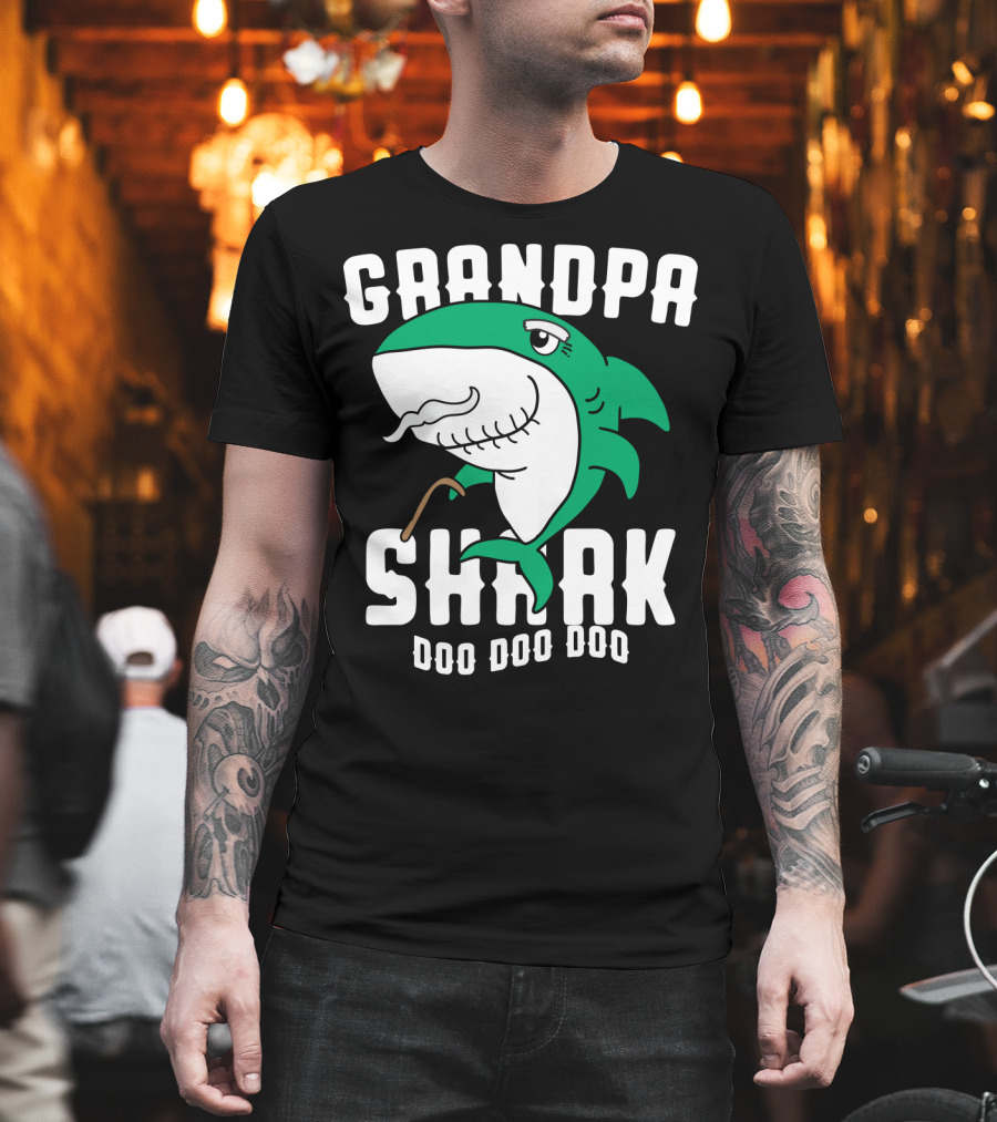 Grandpa Shark Doo Doo Doo Halloween Chr Dad Grandfather T-Shirt
