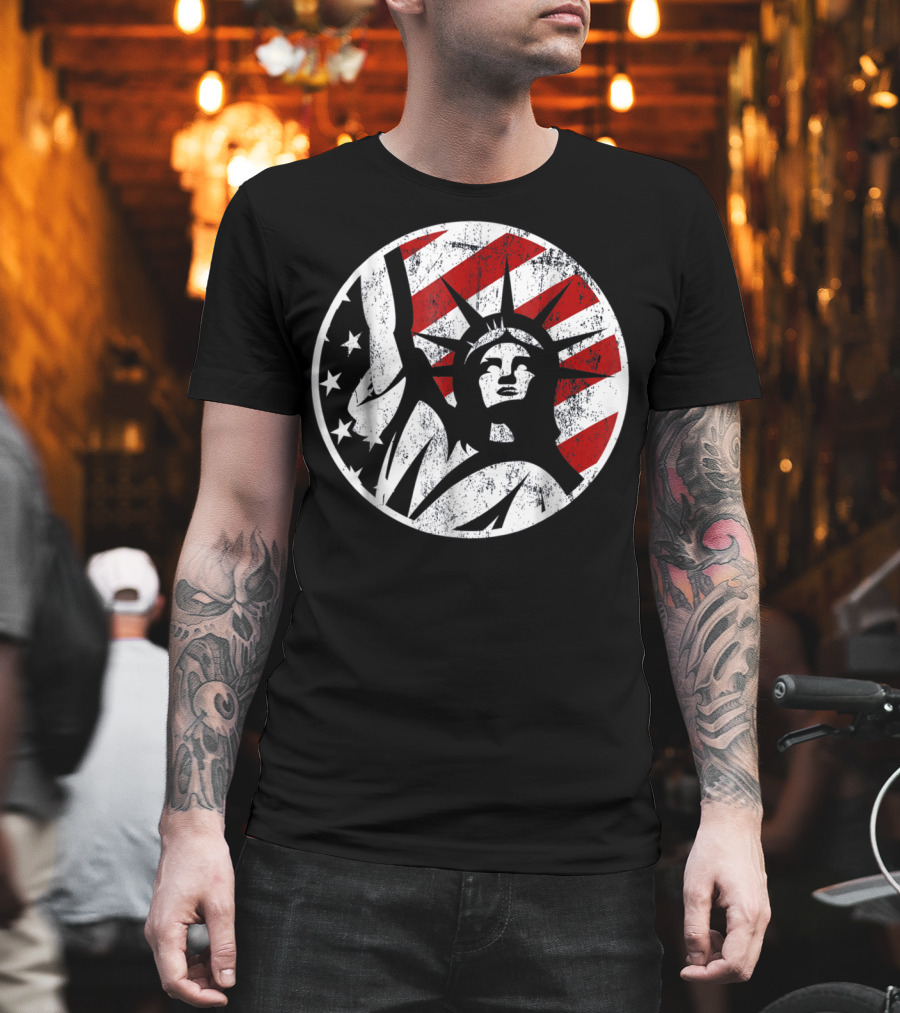 Statue of Liberty NYC American Flag Circle Stars Stripes T-Shirt