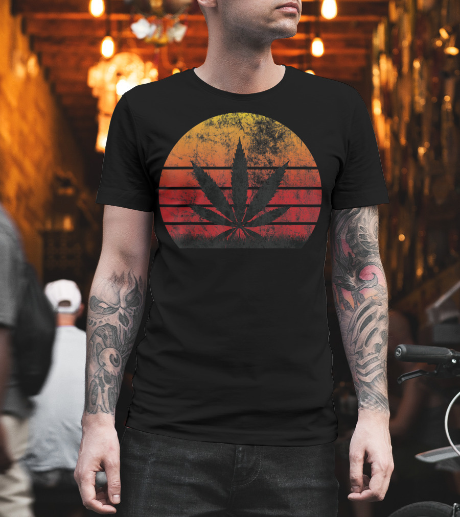 Sunset Grunge Cannabis Leaf Vintage Weed T-Shirt