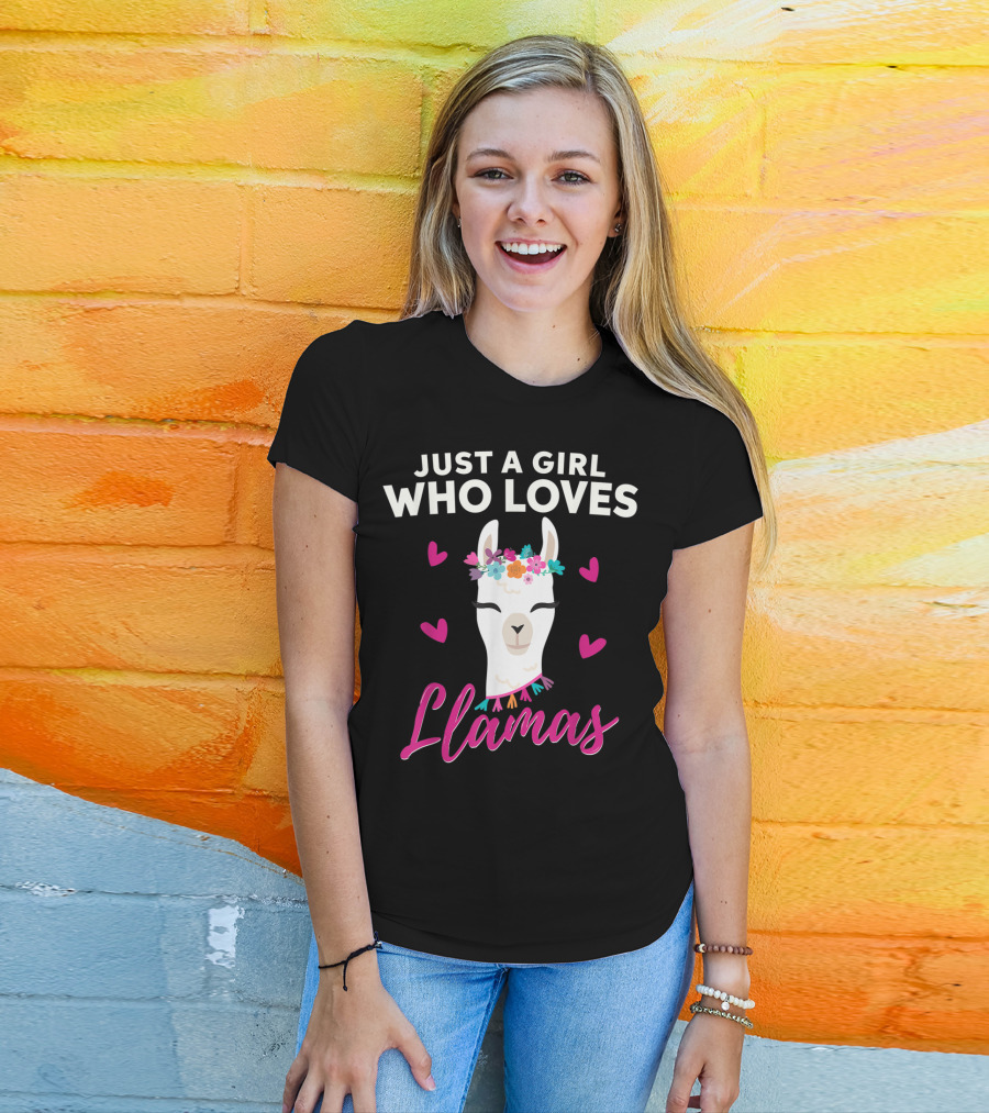 Just A Girl Who Loves Llamas With Heart Love Motif T-Shirt