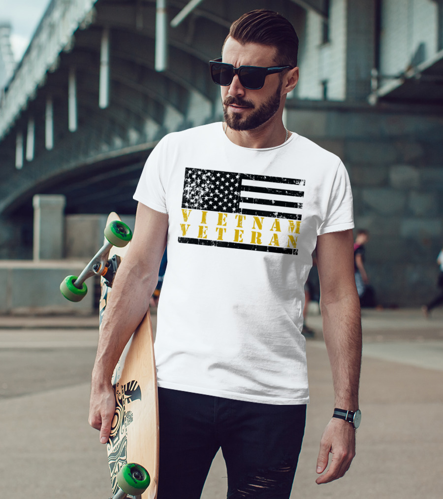 Vietnam Veteran Distressed Flag American T-Shirt