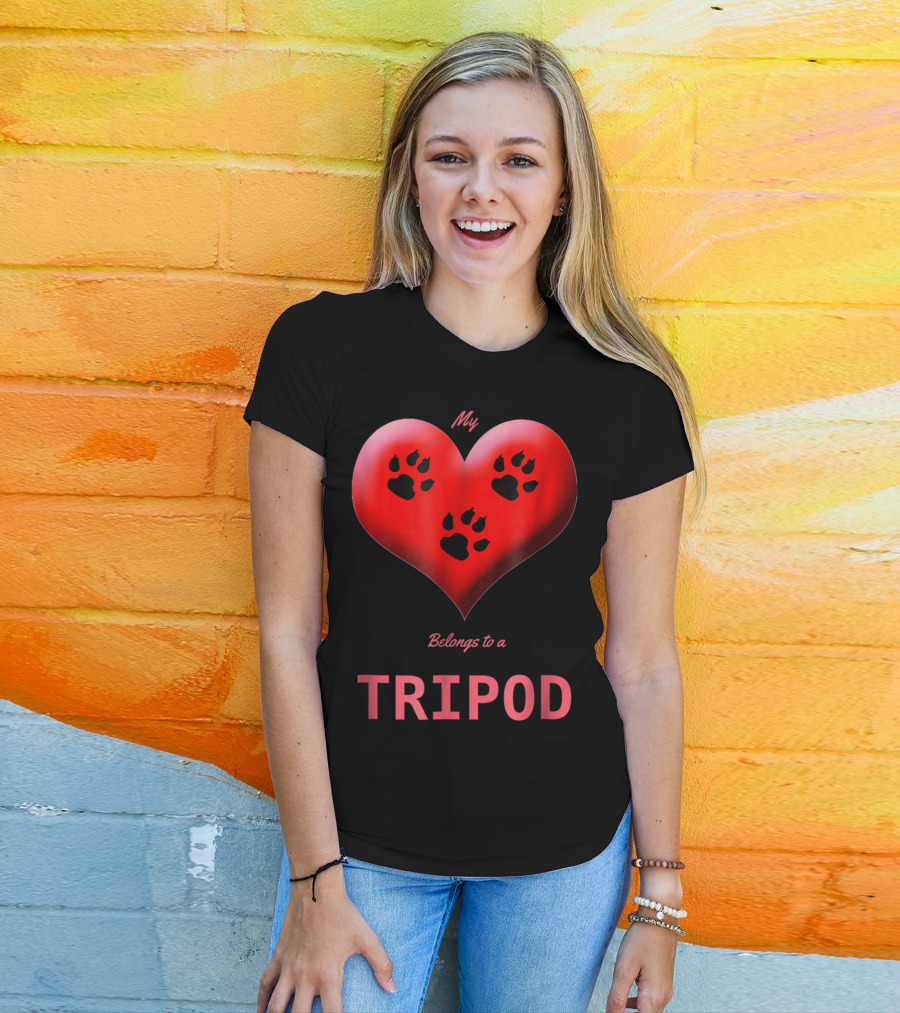 My Heart Belongs To A Tripod Dog 3 Legged Dog Cat Lovers T-Shirt