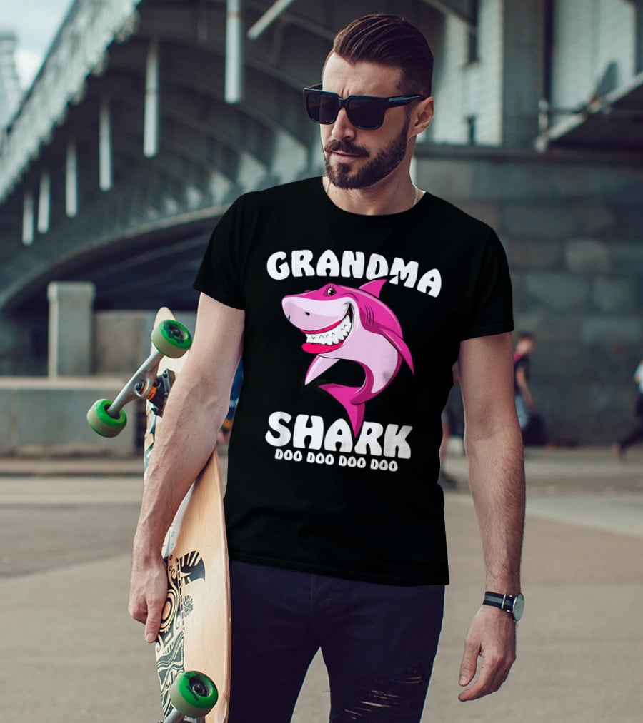 Grandma Shark Doo Doo Doo Doo Matching Family Shark T-Shirt
