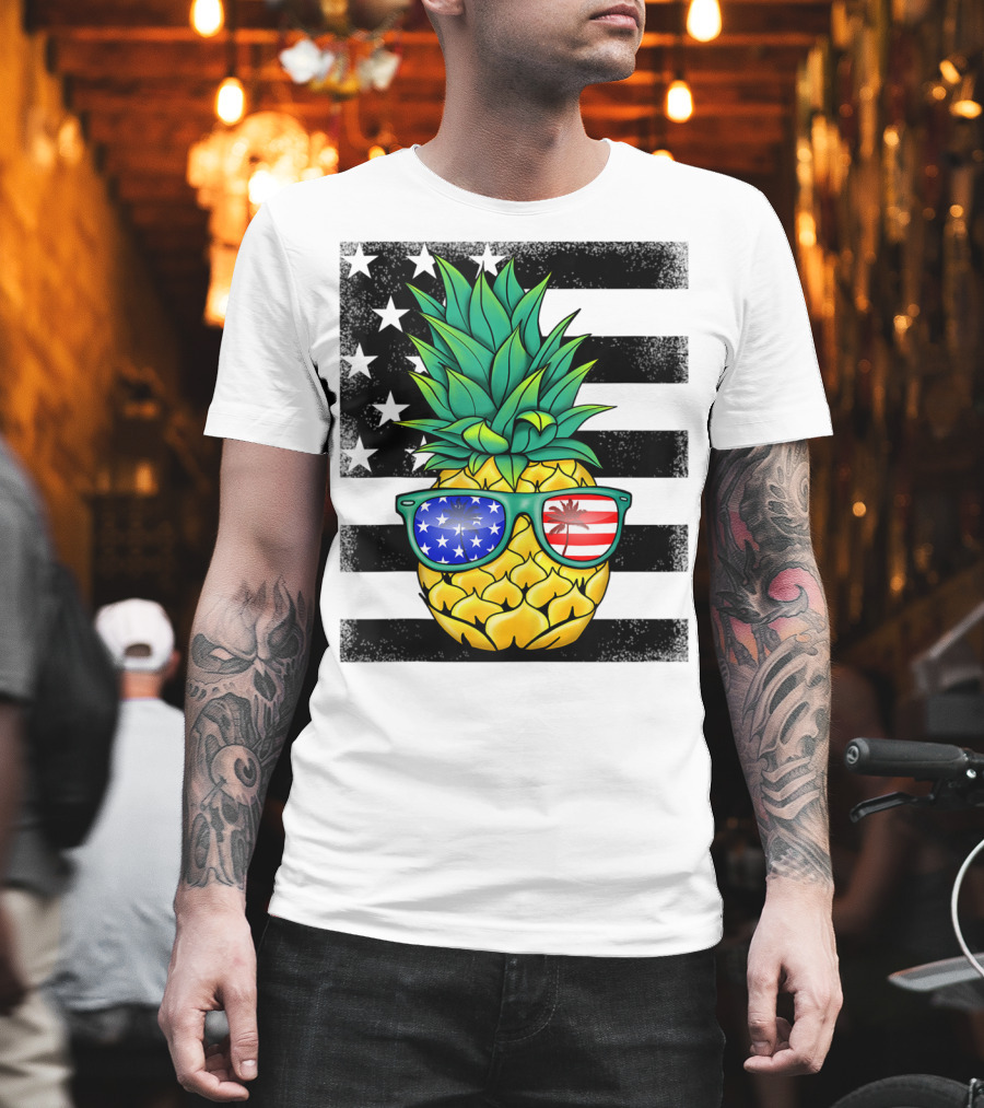 Hawaiian Pineapple With American Flag Sunglasses On Distressed Stars And Stripes Background T-Shirt