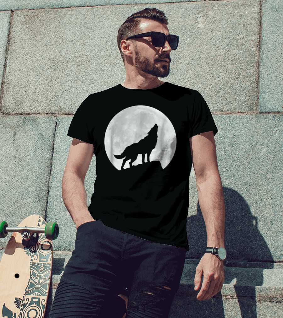 Wolf Howling At Full Moon Spirit Animal T-Shirt