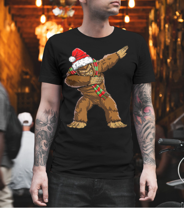 Bigfoot Santa Dabbing Sasquatch Christmas T-Shirt Bigfoot Santa Dabbing Sasquatch Christmas T-Shirt