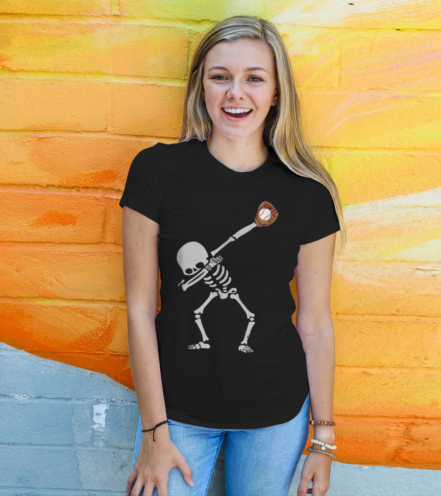 Dabbing Skeleton Catching Baseball Halloween T-Shirt