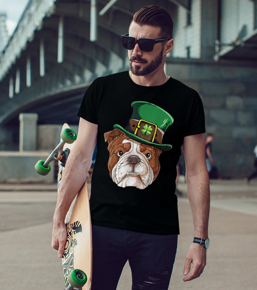 English Bulldog Wearing Leprechaun Hat St Patricks Day Dog T-Shirt