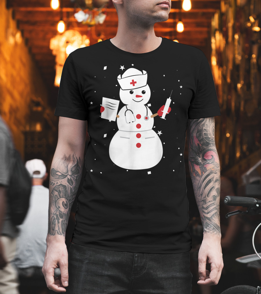 Nurse Snowman Holding Syringe And Clipboard For Cute Christmas Winter T-Shirt