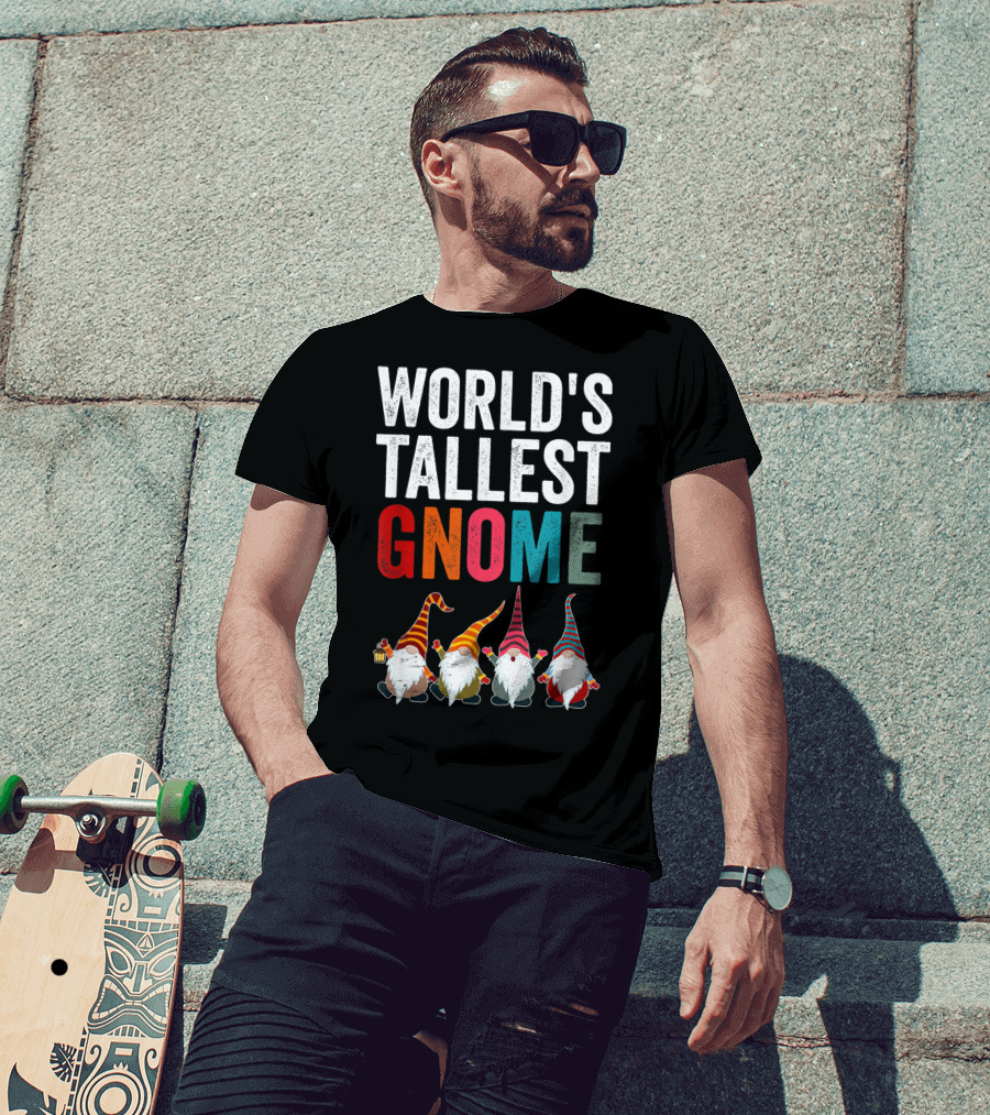 World's Tallest Gnome Christmas Lovers Funny Gnomes T-Shirt
