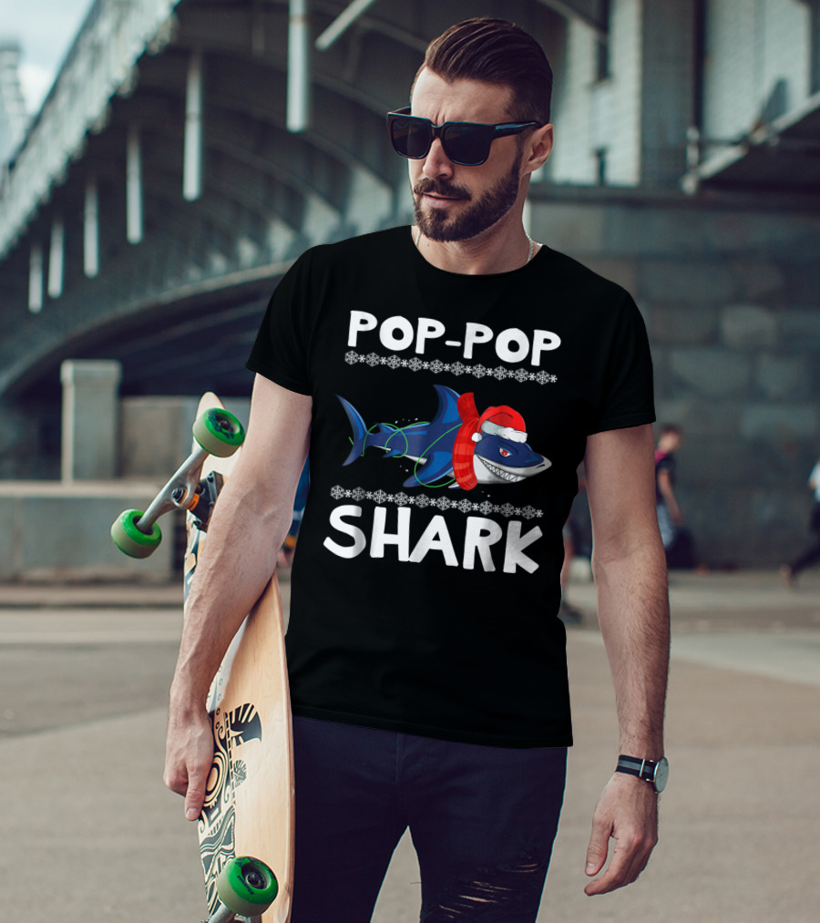 Pop-Pop Shark Santa Hat Christmas Family T-Shirt