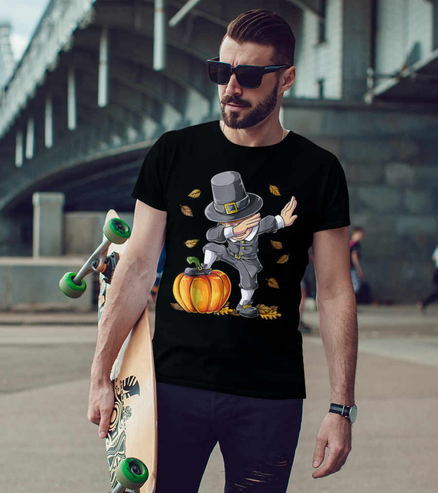 Thanksgiving Pilgrim Dabbing Kid With Pumpkin And Autumn Leaves T-Shirt