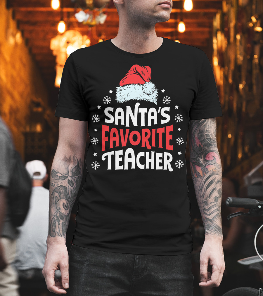 Santa's Favorite Teacher Christmas Women Funny Santa Hat Snowflakes T-Shirt