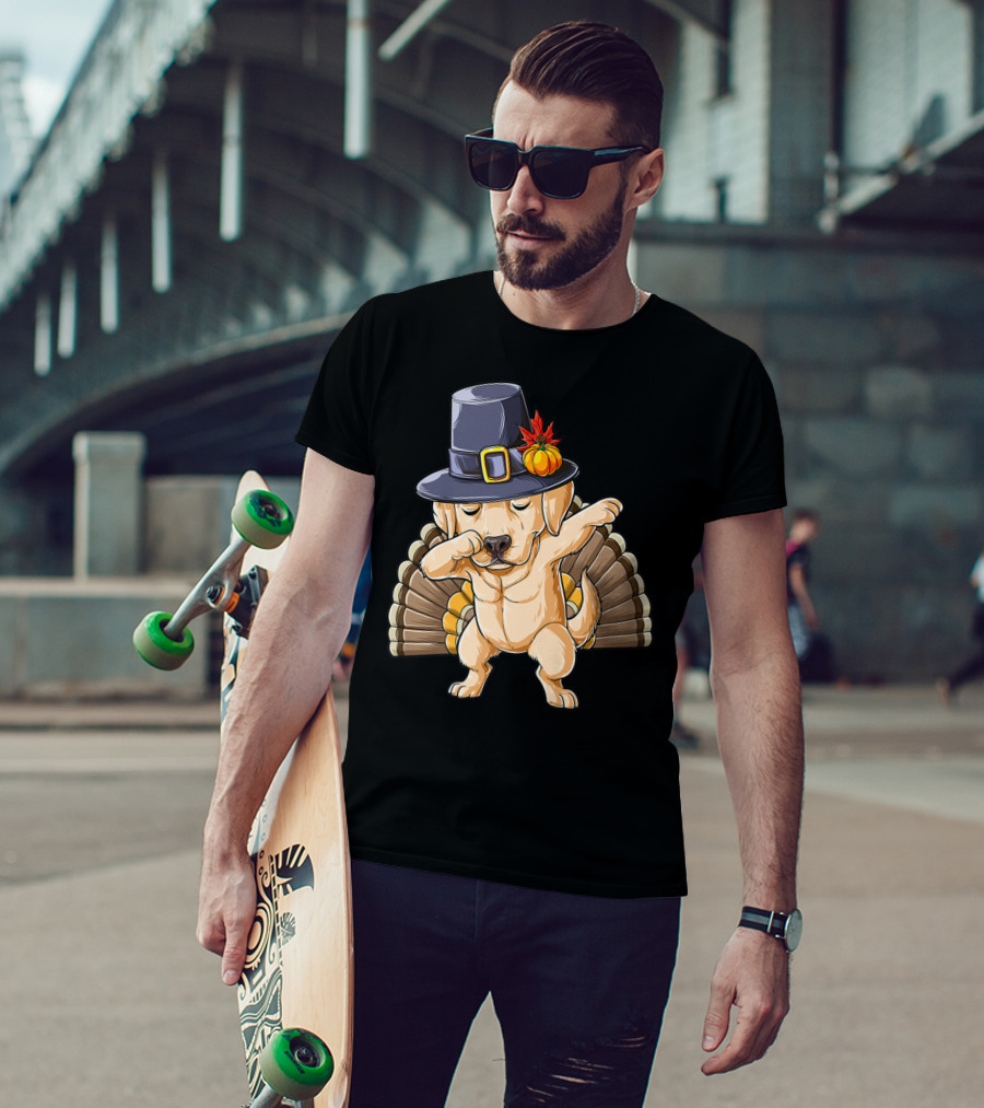 Thanksgiving Dabbing Labrador Wearing Pilgrim Hat With Turkey Tail T-Shirt