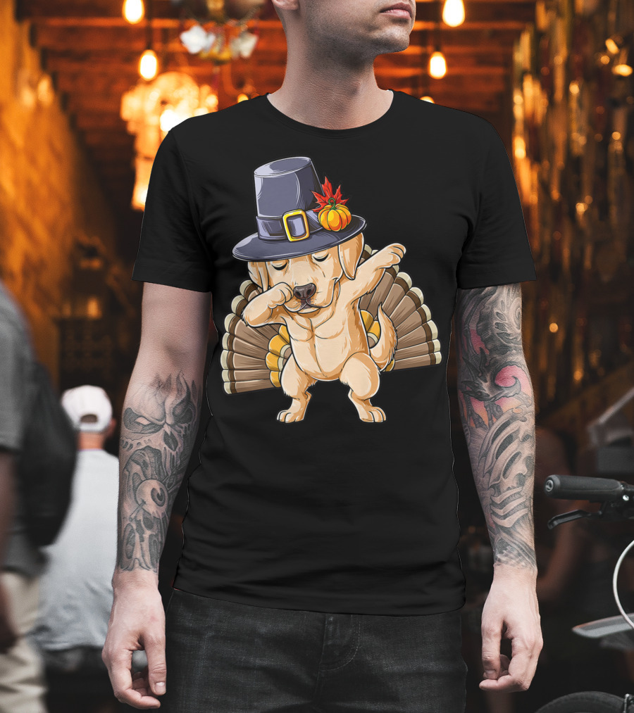 Thanksgiving Dabbing Labrador Wearing Pilgrim Hat With Turkey Tail T-Shirt
