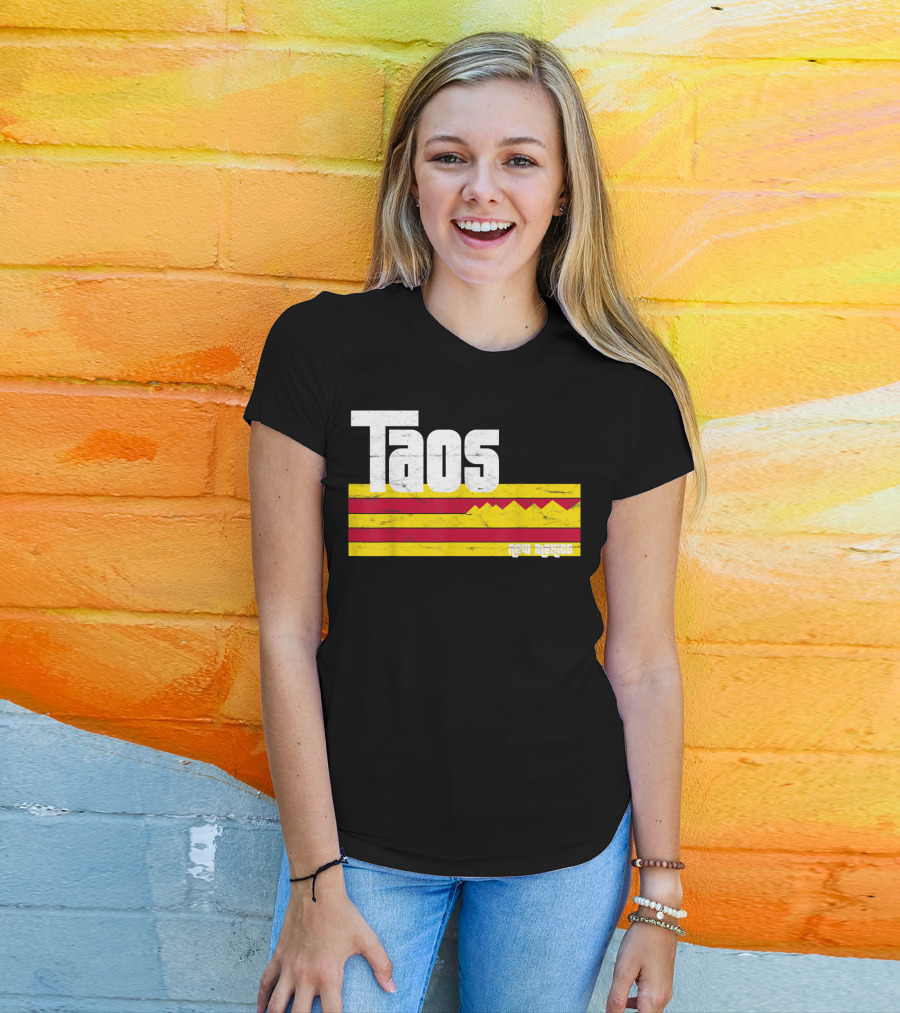 Taos New Mexico Vintage Mountain Stripes Skiing Hiking T-Shirt