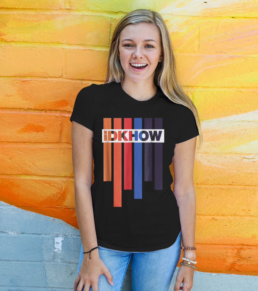 Barras De Color IDKHOW Letras Con Fondo Negro Y Blanco T-Shirt