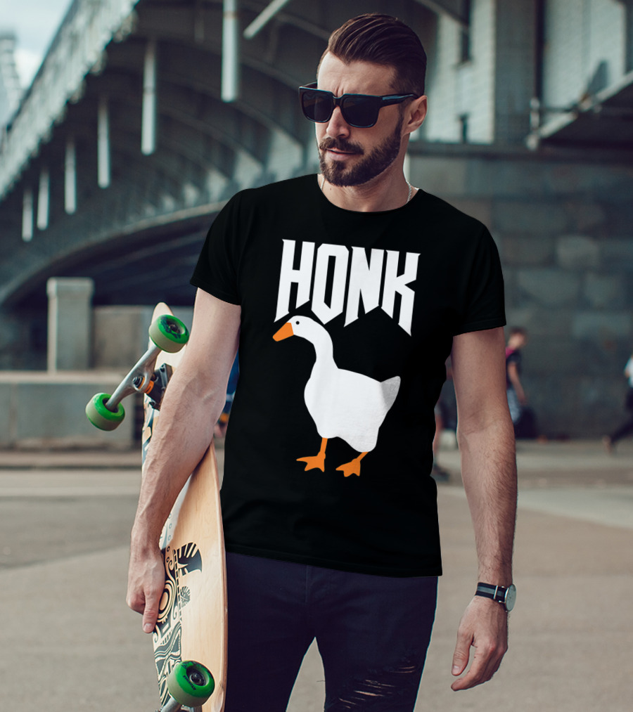 Honk Goose Funny Video Gamer Untitled Goose Game T-Shirt