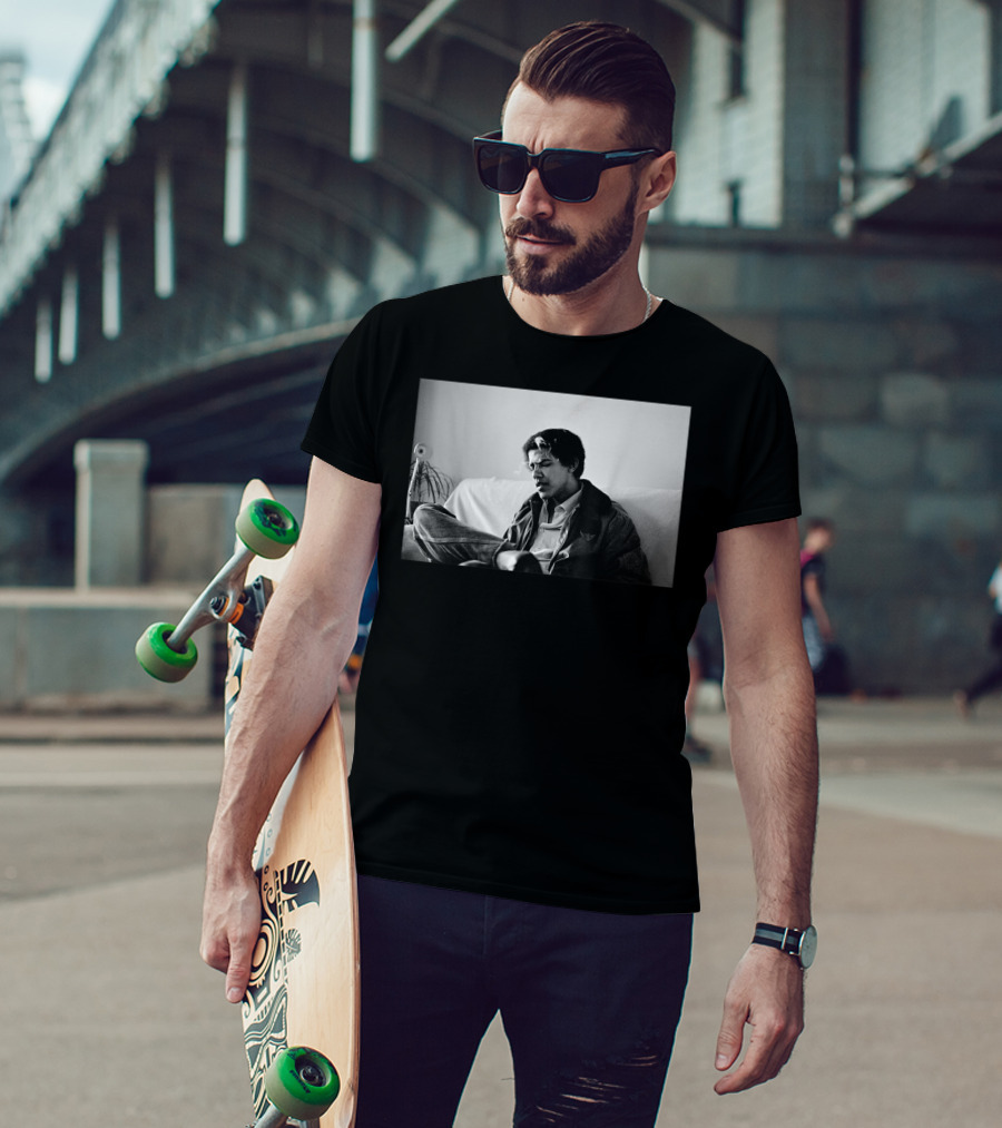 Vintage College Obama Black And White Photo Smoking Relaxed Mood T-Shirt