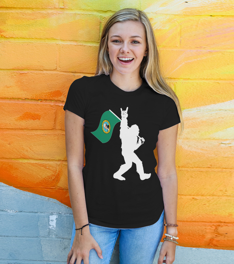 Bigfoot Holding Washington State Flag Rock And Roll Gesture T-Shirt