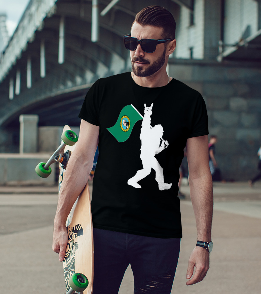 Bigfoot Holding Washington State Flag Rock And Roll Gesture T-Shirt