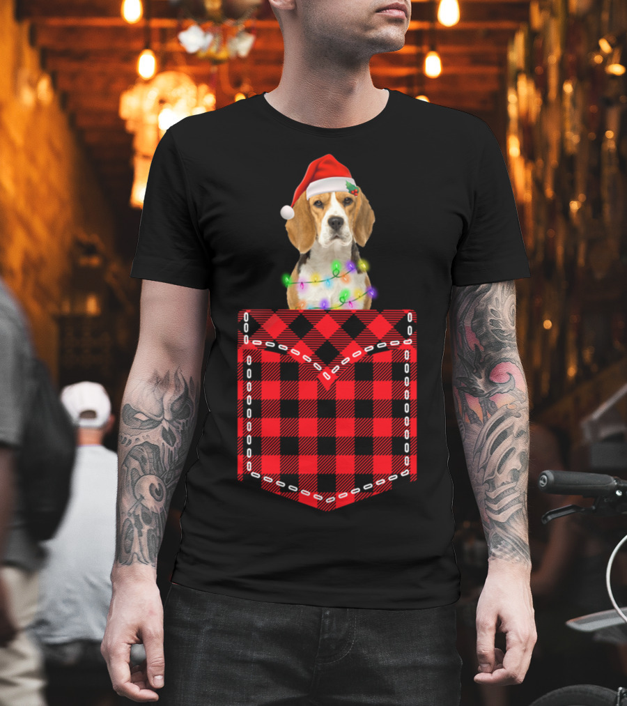 Funny Beagle Santa Hat Buffalo Plaid Xmas Lights in Pocket T-Shirt