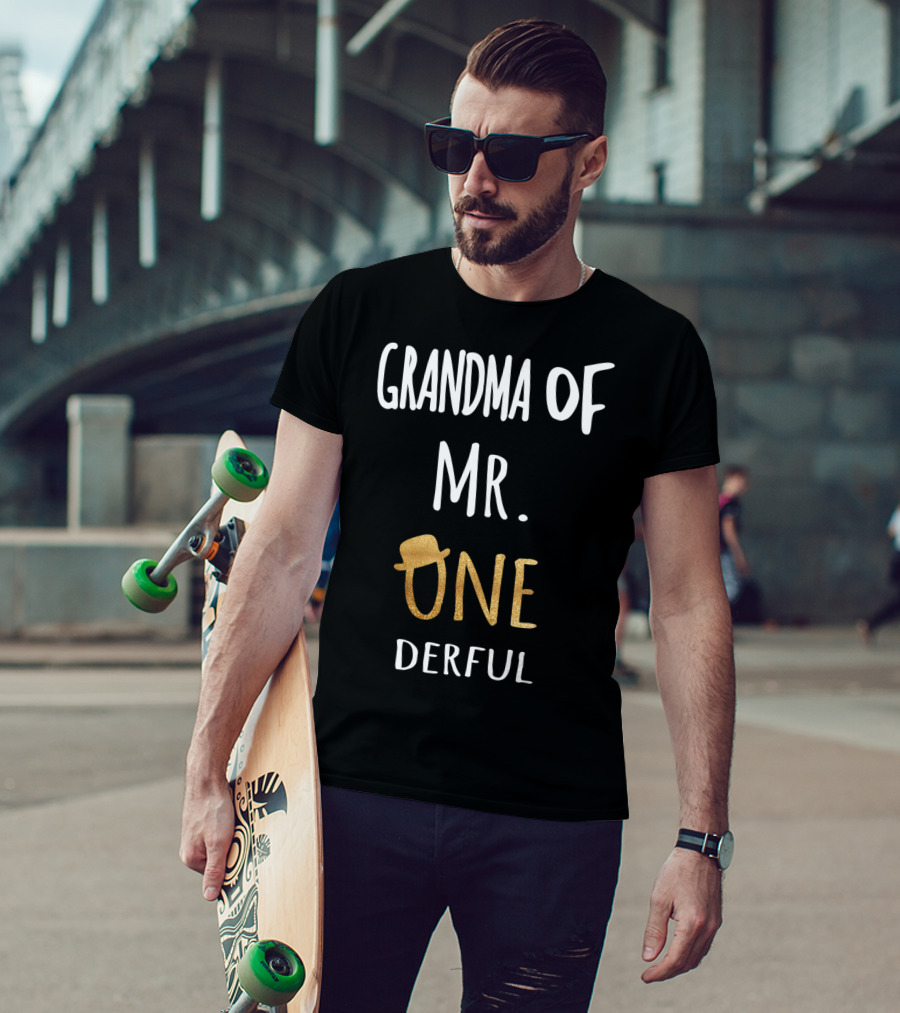 Grandma Of Mr. ONEderful Family Hat T-Shirt