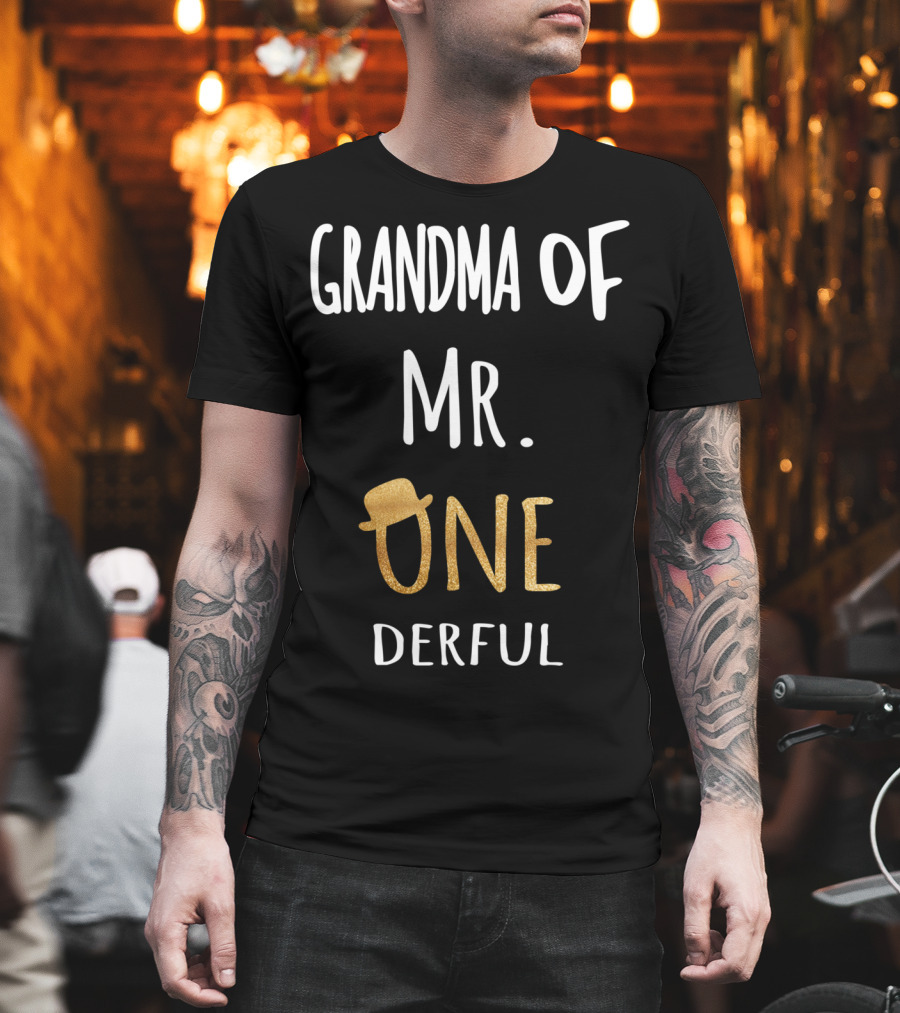 Grandma Of Mr. ONEderful Family Hat T-Shirt
