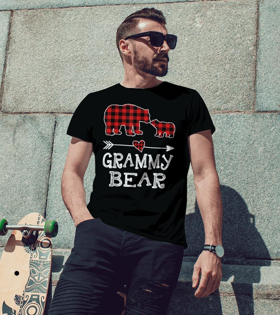 Grammy Bear Buffalo Plaid Christmas Bear Family Hearts T-Shirt