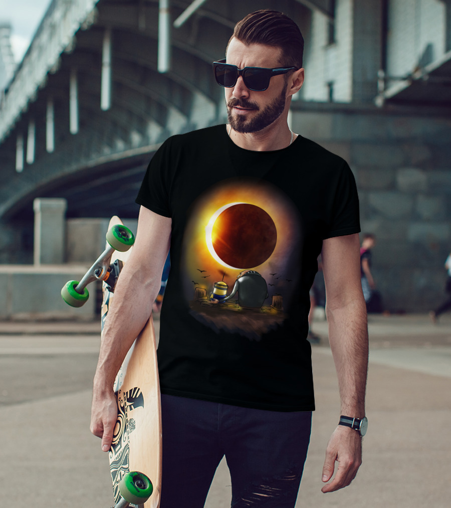 Gru And Kevin Watching Solar Eclipse Minions Despicable Me T-Shirt