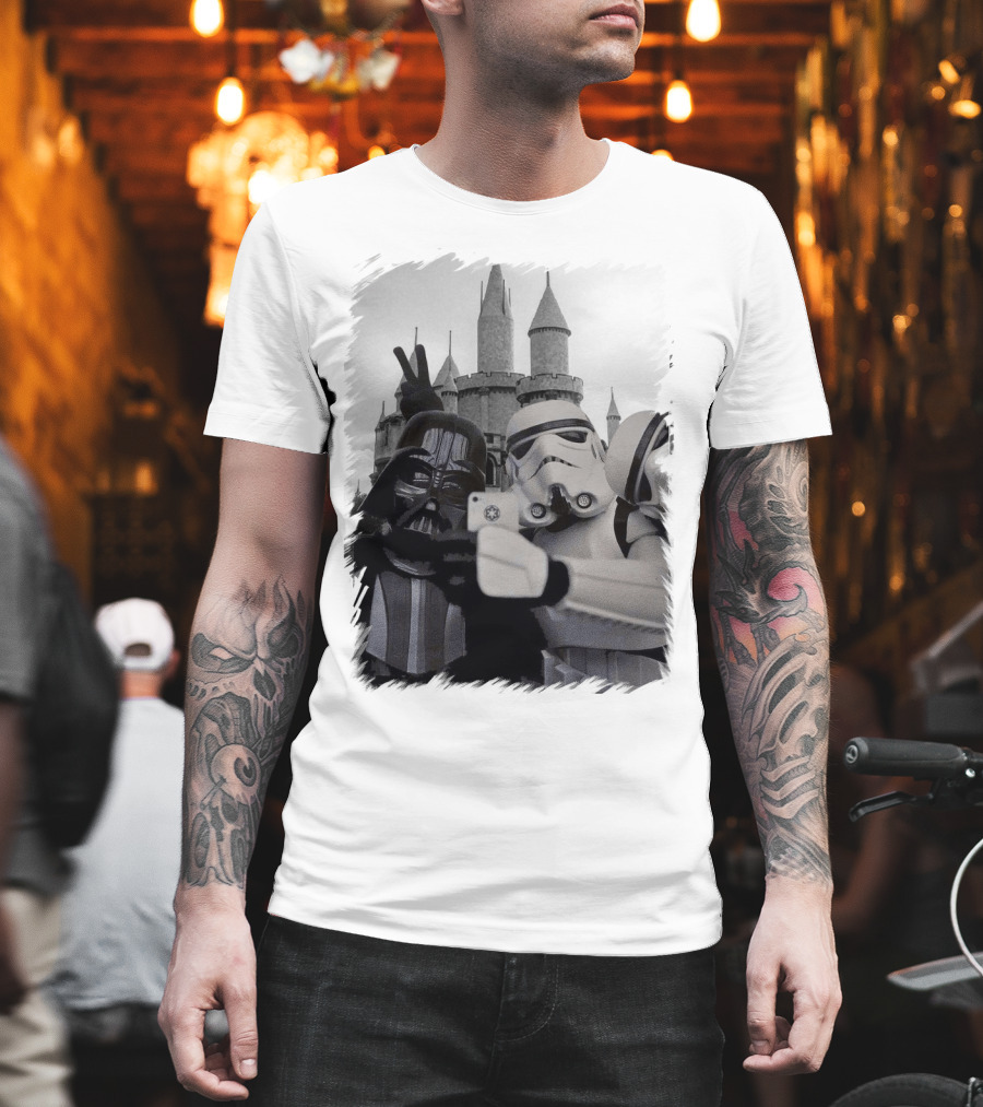 Selfie with Darth Vader and Stormtroopers at Disneyland Castle Star Wars T-Shirt