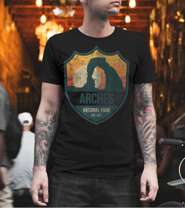 Arches National Park Utah Hiking Est. 1971 Wanderlust T-Shirt Arches National Park Utah Hiking Est. 1971 Wanderlust T-Shirt
