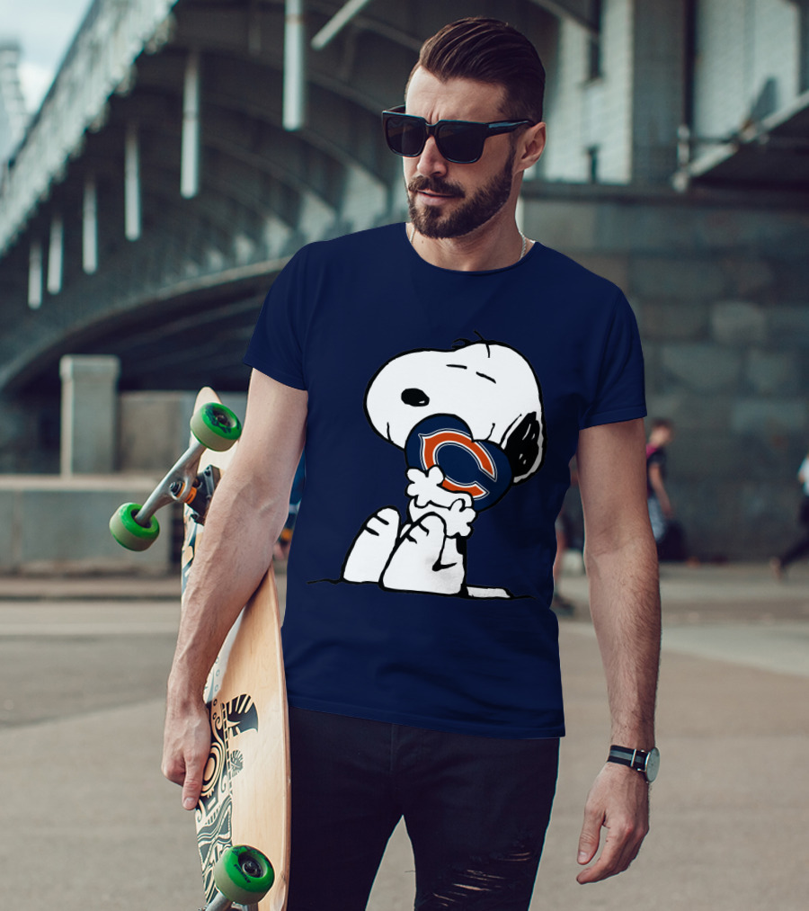 Snoopy Hugging Chicago Bears Heart T-Shirt