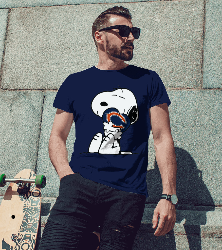Snoopy Hugging Chicago Bears Heart T-Shirt