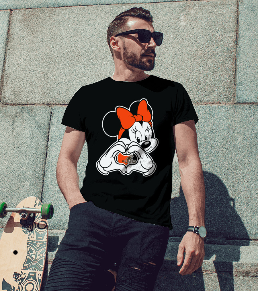 Cleveland Browns Minnie Mouse Heart Hands Football Helmet T-Shirt