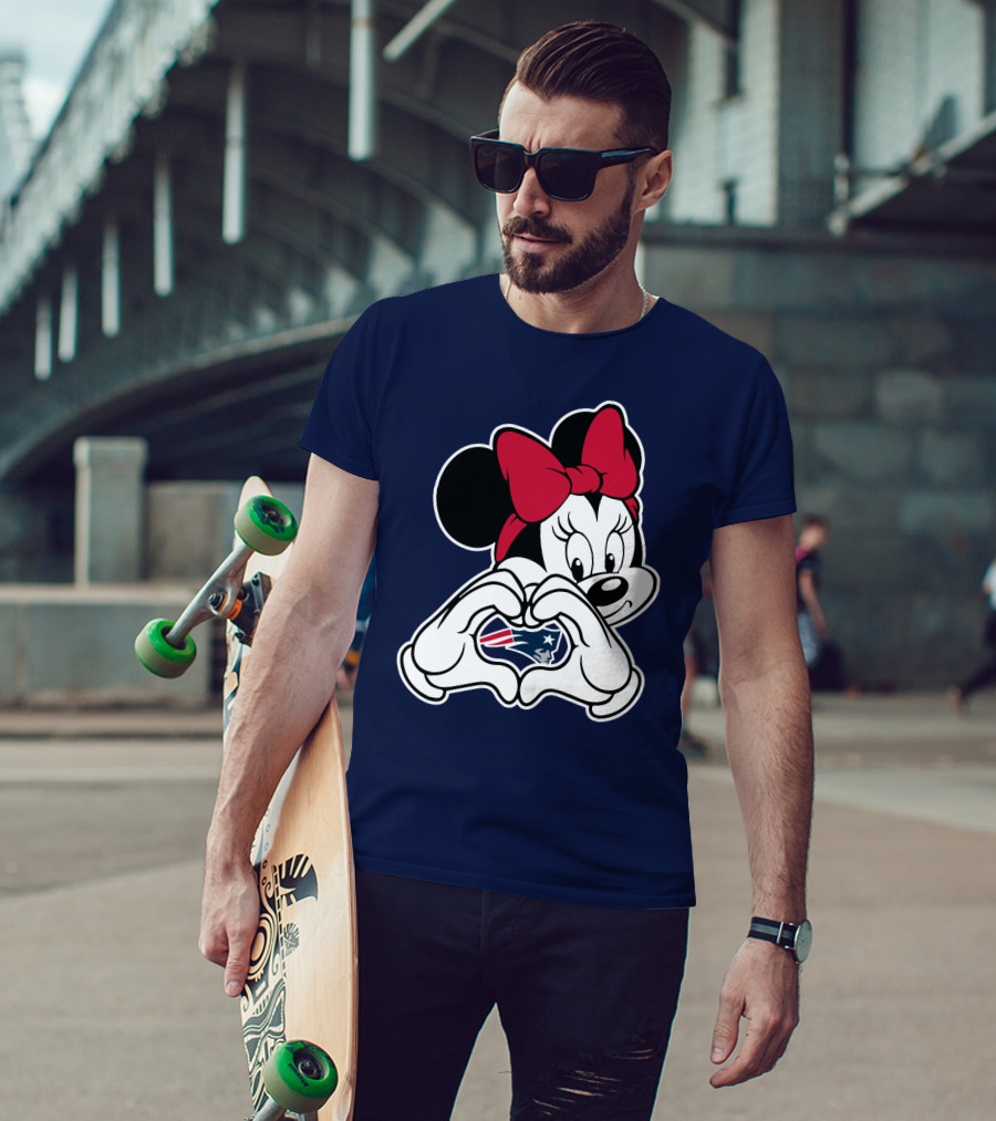 New England Patriots Minnie Mouse Heart Hands T-Shirt