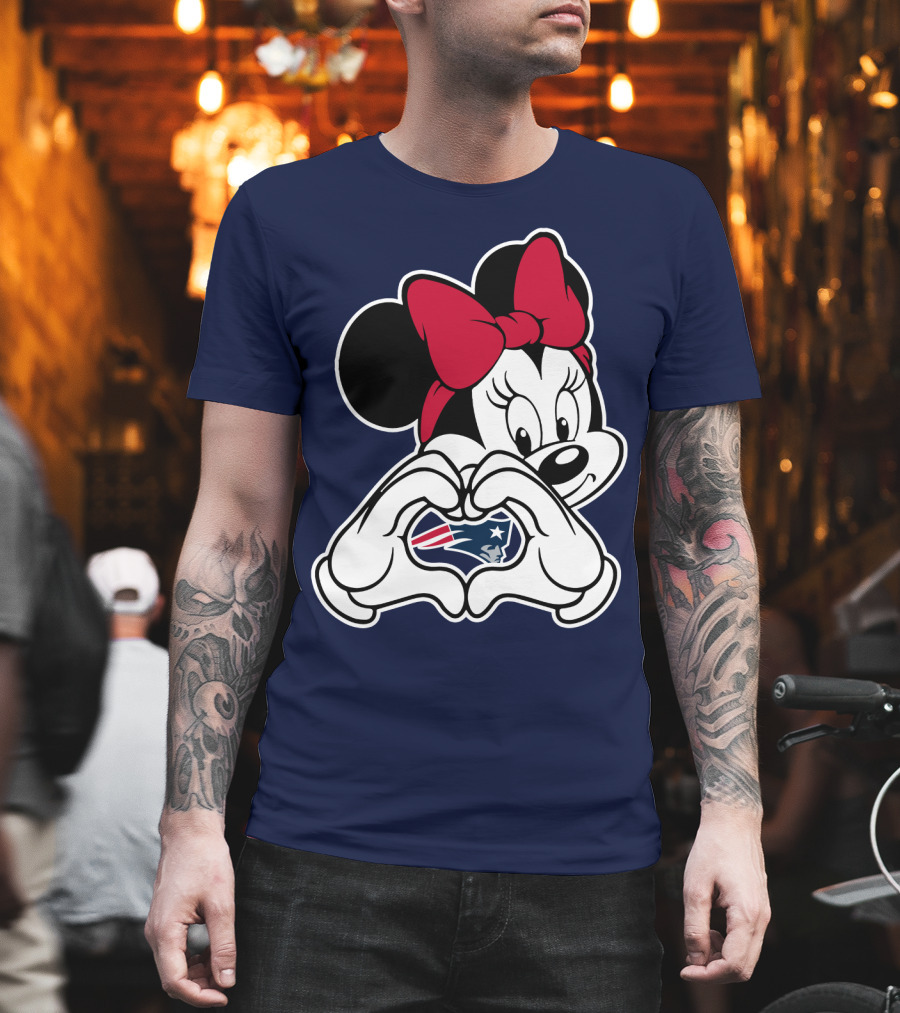 New England Patriots Minnie Mouse Heart Hands T-Shirt
