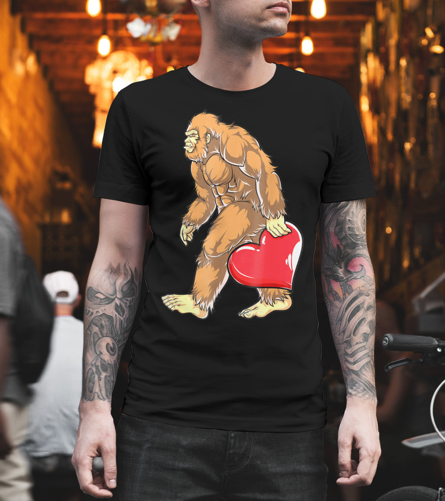 Valentine's Day Bigfoot Holding Heart Sasquatch Love for Men T-Shirt