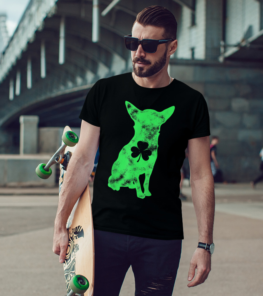 Chihuahua Shamrock Dog Lover St Patricks Day Men T-Shirt
