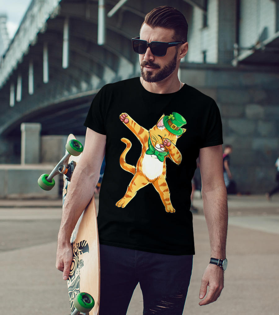 Dabbing Cat St Patricks Day Green Bow Tie Leprechaun Hat T-Shirt